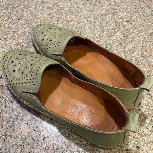 Springstep perforated leather flats. Size 9 medium Sage green